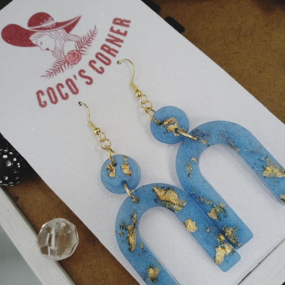 Blue and gold handcrafted resin earrings - Picture 6 of 6